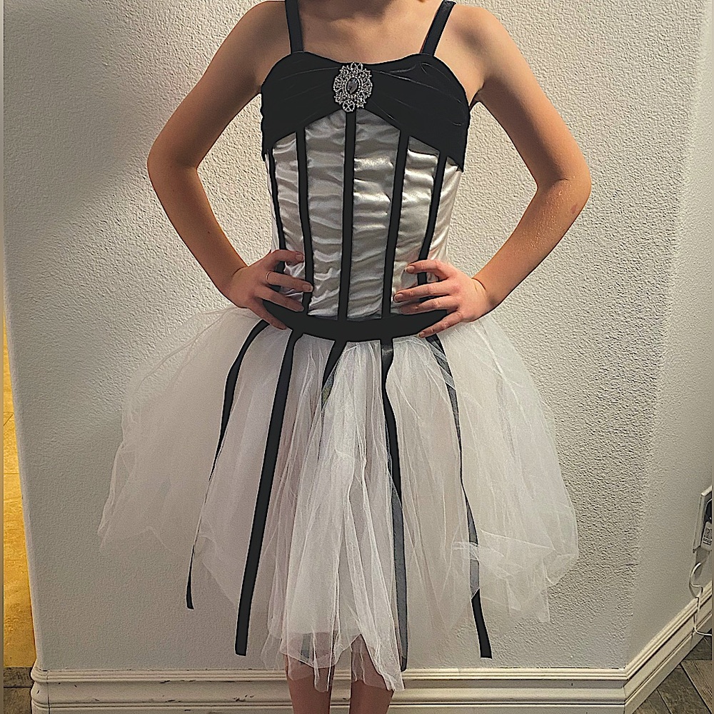 Gorgeous black and white ballet dress.